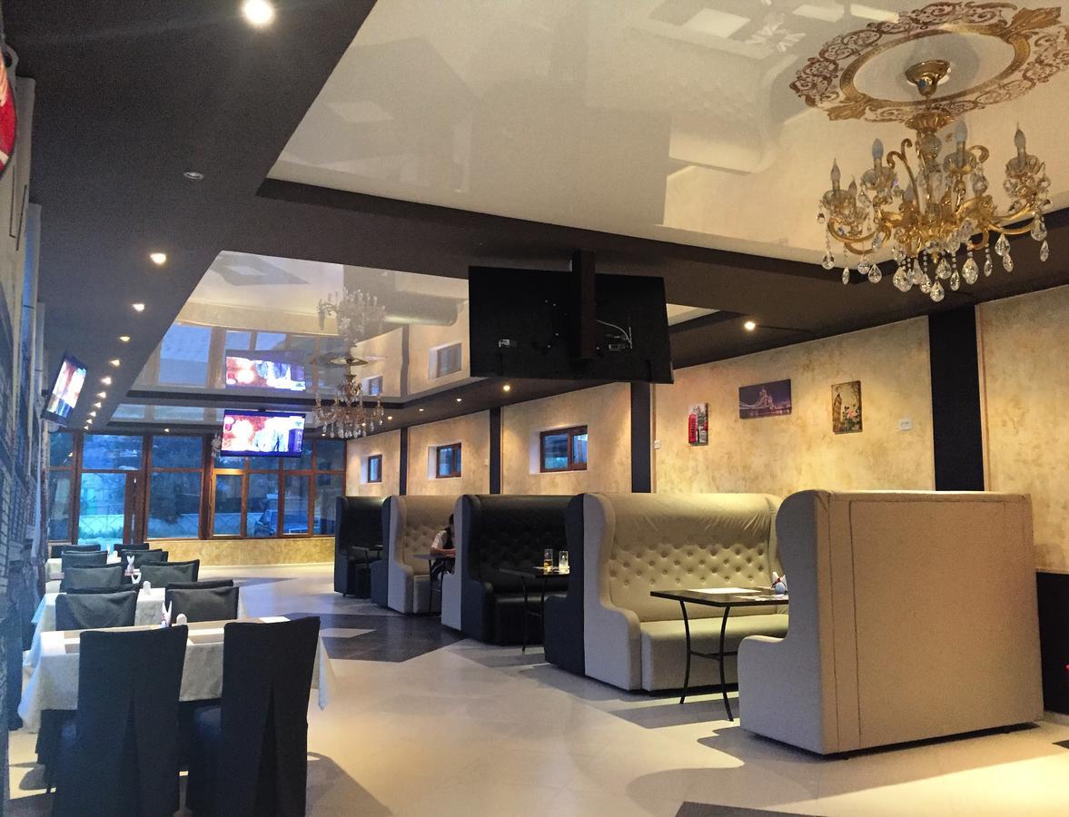 Hotel "Aishadeluxe" ทาราซ ภายนอก รูปภาพ