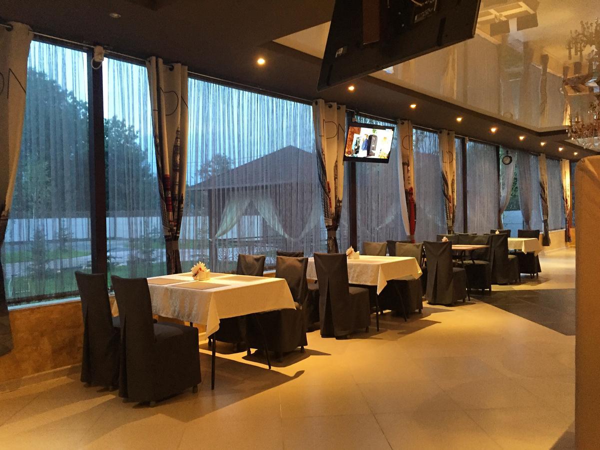 Hotel "Aishadeluxe" ทาราซ ภายนอก รูปภาพ