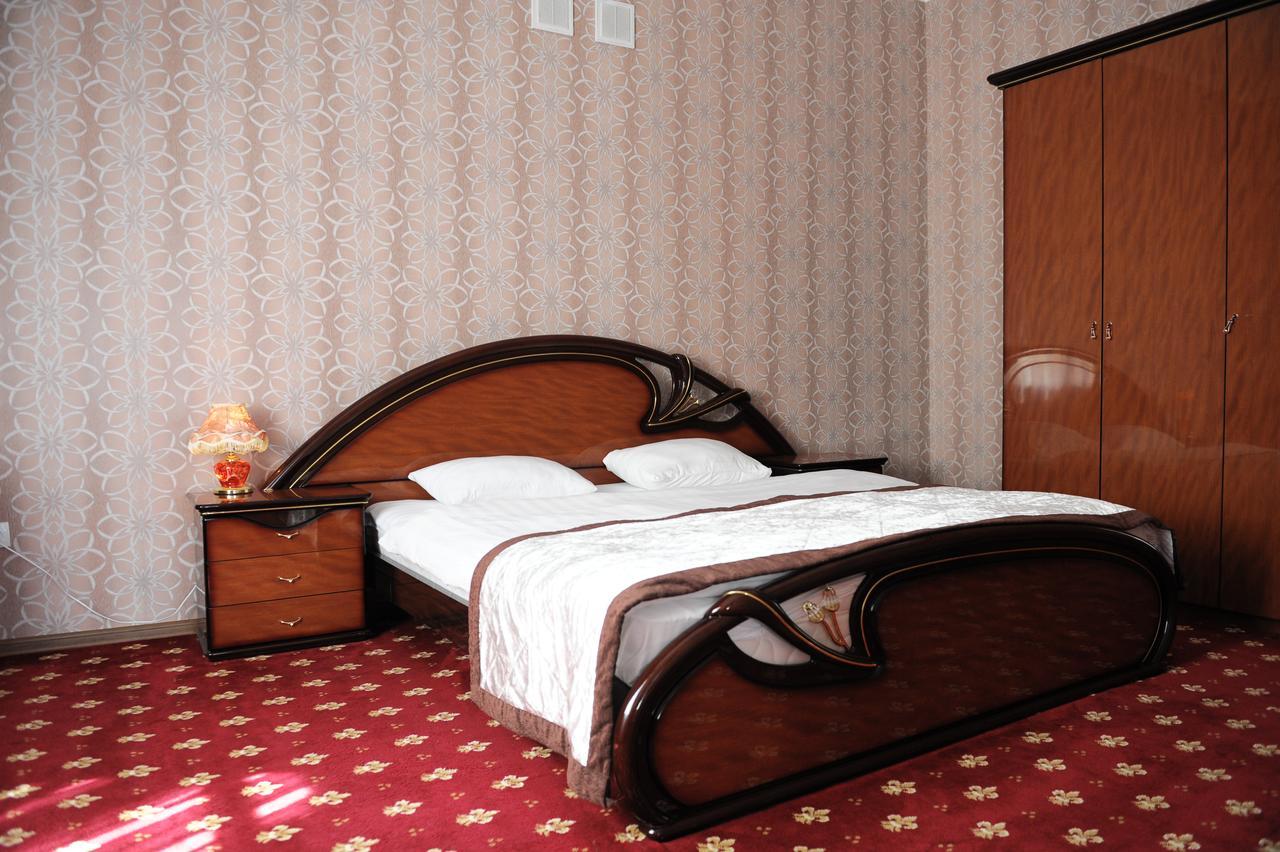 Hotel "Aishadeluxe" ทาราซ ภายนอก รูปภาพ