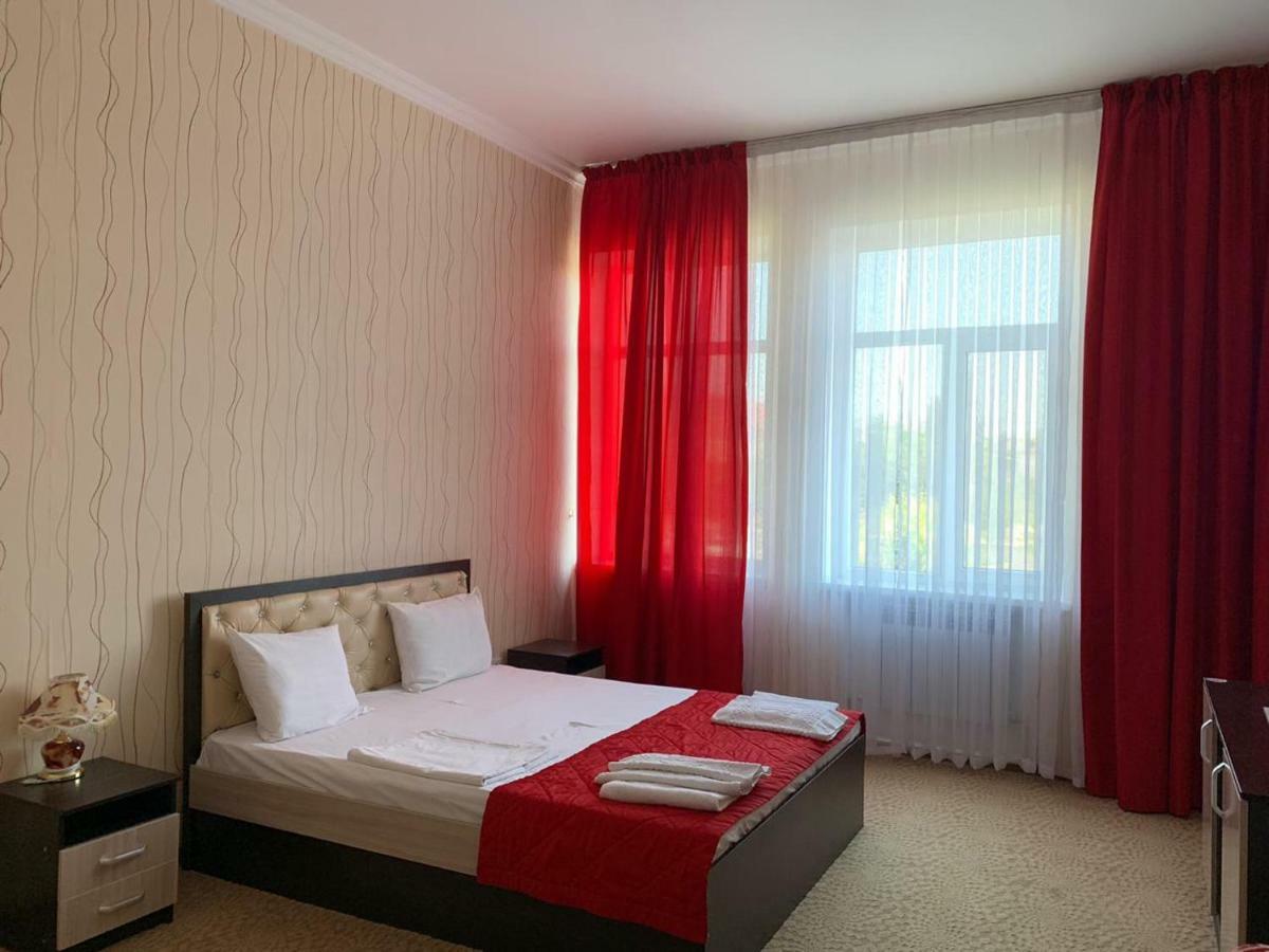 Hotel "Aishadeluxe" ทาราซ ภายนอก รูปภาพ