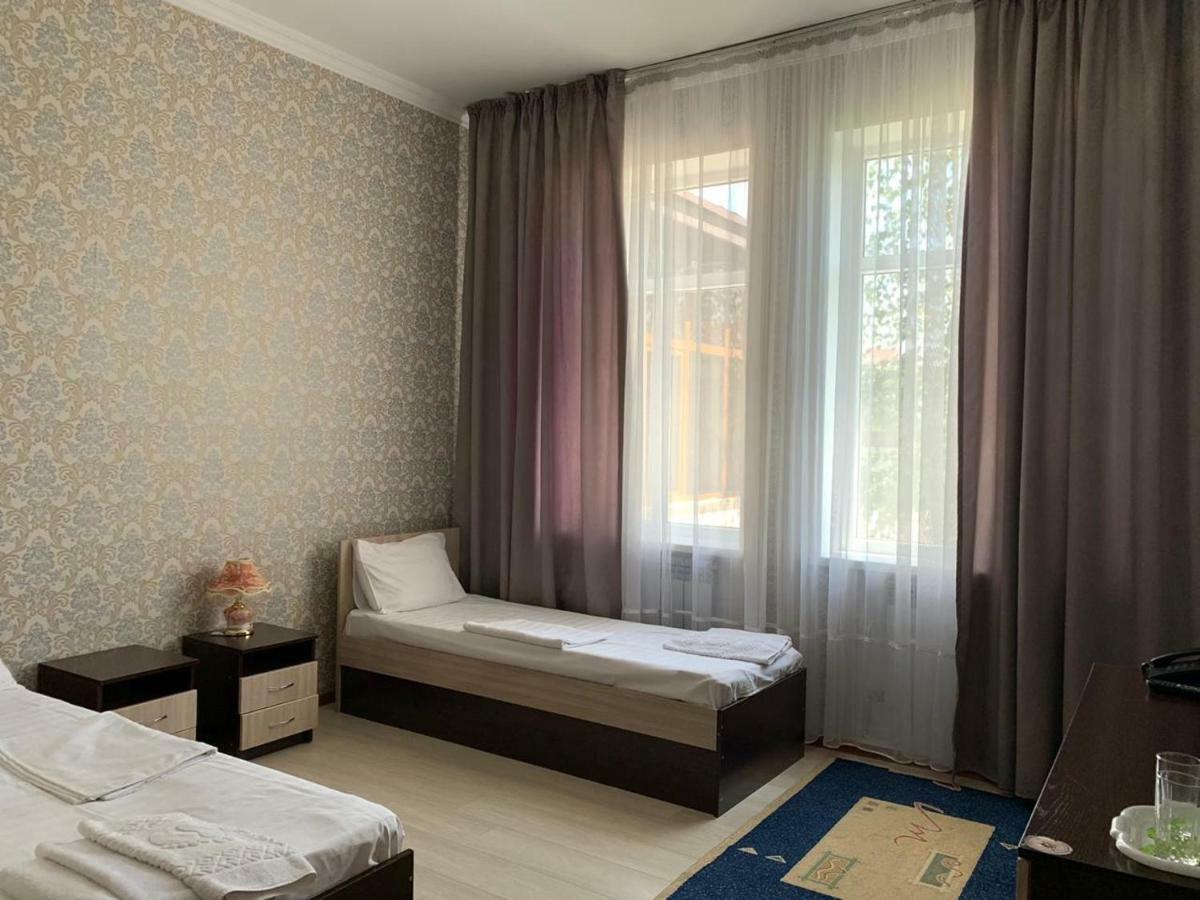 Hotel "Aishadeluxe" ทาราซ ภายนอก รูปภาพ